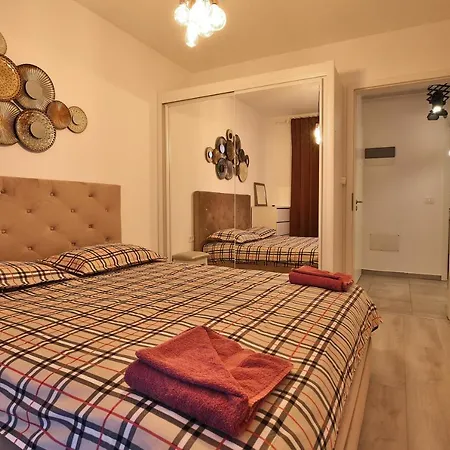 Ada Coresi 801 Apartament *